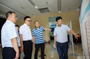 2018年8月25日，院本部杨正林副院长到精神医学中心调研指导工作。